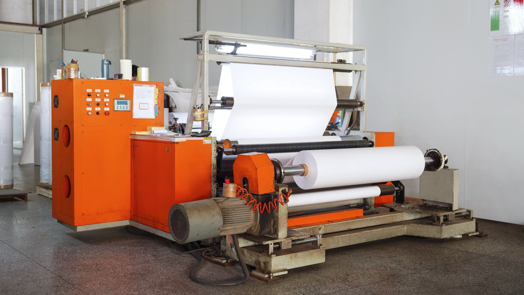 Roll slitting equipment
